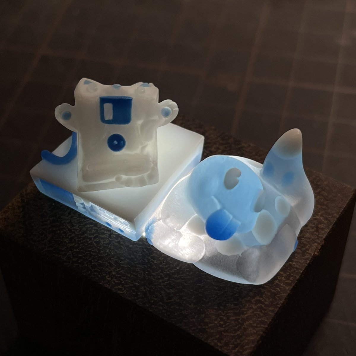 GarageObject's tweet photo. 「Snow ice」 DisCat and Brontoはled効果を感じることができます。 暗い環境で異色の感じを与えることができます。

#キーキャップ #keycap #artisan #メカニカルキーボード #Mechanicalkeyboard #artisankeycaps #objectgarage https://t.co/iSmDv2PguW