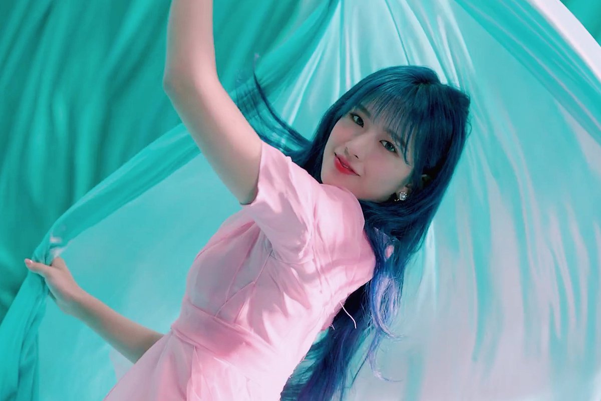 ivemsahn's tweet photo. @lizivef Did u watch Oppa by Sandeul mv? Yujin really looks like Suzy in there when she acted in While u were sleeping. https://t.co/5FLQnhOz3j