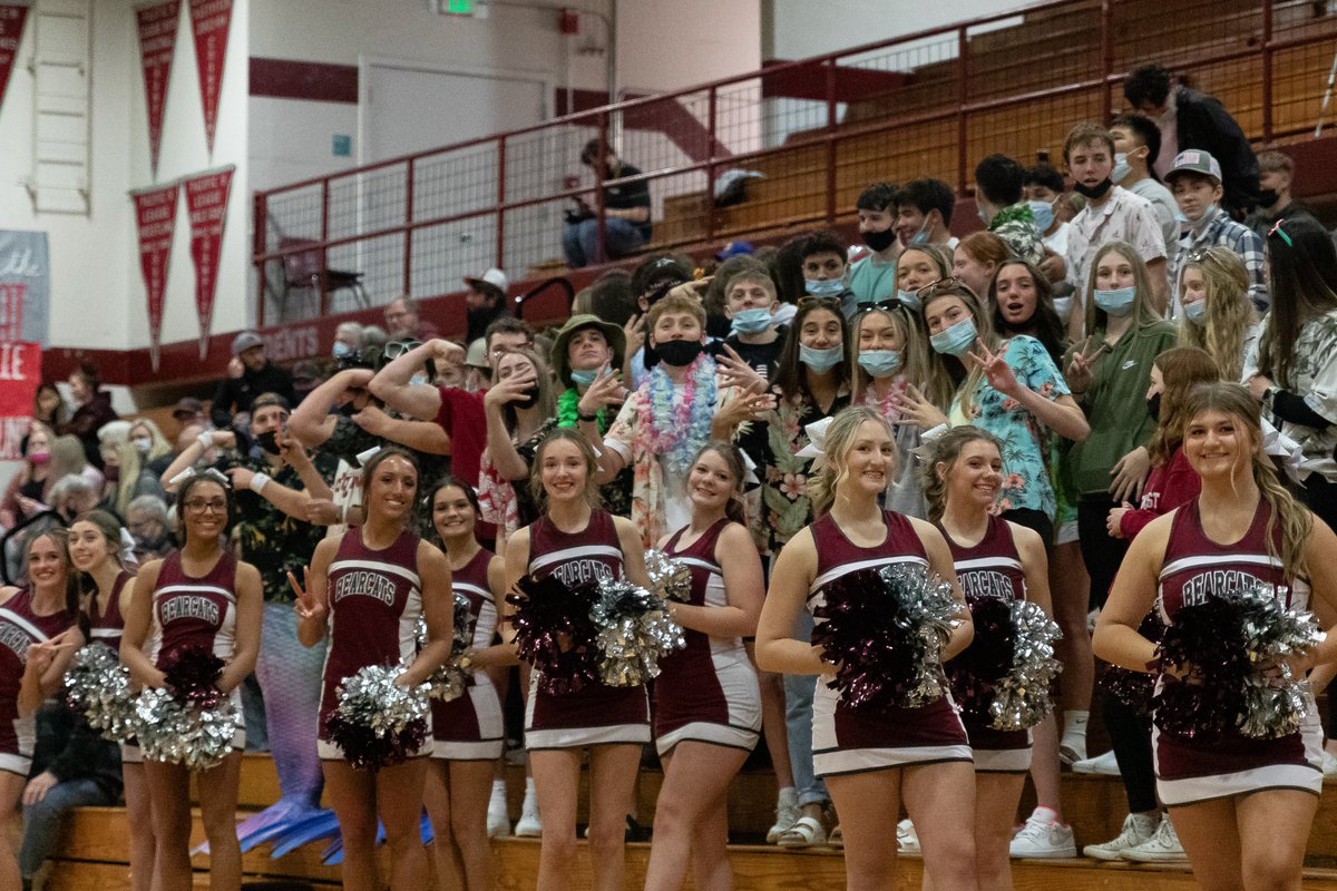 AlecDietz's tweet photo. Raucous crowd, No. 5 team in the state in town, just @WFWBasketball's fifth game this month. When all was said and done, the Bearcats pulled out a 54-51 upset of Tumwater tonight, handing the T-Birds their first league loss. 

Some pics before my story dropping soon https://t.co/fKBLXywEFK