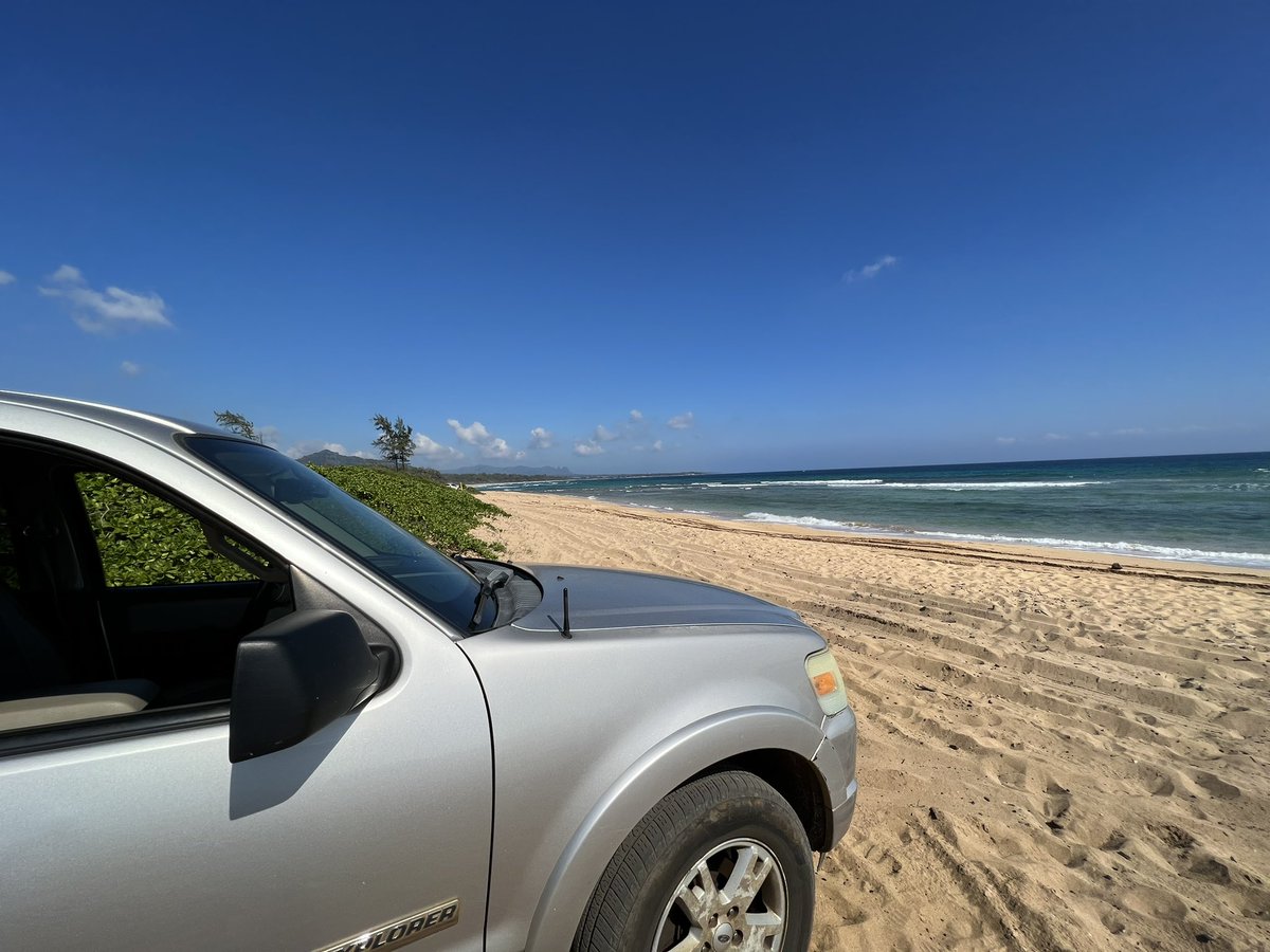 RentAWreckKauai's tweet photo. On a tiny island our cars often have the best view pretty much most places you go #Thegardenisland #carental #Kauaicar https://t.co/9AeNrlbJqD