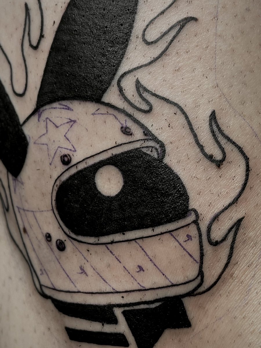 HeyoNeeks's tweet photo. My line work has come a long way
Then>>Now https://t.co/zQwLkxSmQV