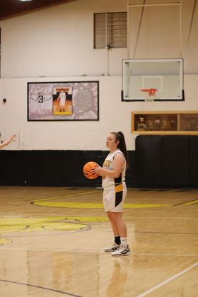 IWasAtTheGame's tweet photo. SHOUT OUT to Cement Senior PG Bree Nix for joining the #OK40PointClub tonight against Carnegie! https://t.co/TYIi2aAR7A