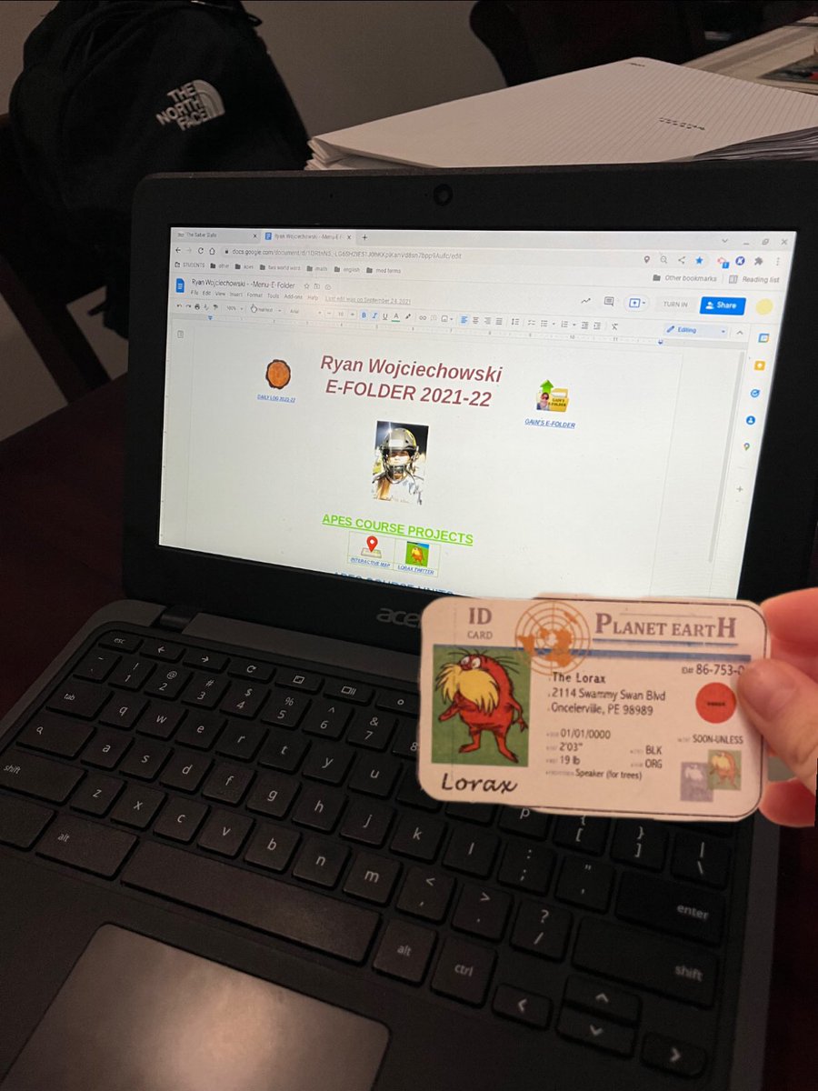 ryan_wojo's tweet photo. By using a computer to do my school work, I am not using as much paper, which is saving the trees and reducing my ecological footprint 👣☺️!! @franklinlorax #apespop https://t.co/IthWFuixrY