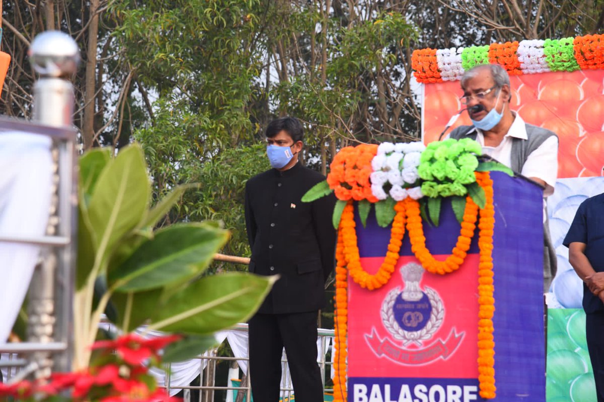 DBalasore's tweet photo. ୭୩ତମ ସାଧାରଣତନ୍ତ୍ର ଦିବସ ଉପଲକ୍ଷେ ଜ଼ିଲ୍ଲା ପ୍ରଶାସନ, ବାଲେଶ୍ୱର ତରଫରୁ ସମସ୍ତଙ୍କୁ ଅନେକ ଅନେକ ଶୁଭେଚ୍ଛା ଓ ଅଭିନନ୍ଦନ। ଆଜିର ଏହି ଉତ୍ସବରେ ମାନ୍ୟବର ମନ୍ତ୍ରୀ,ଶ୍ରୀଯୁକ୍ତ ଅଶୋକ ଚନ୍ଦ୍ର ପଣ୍ଡା ମୁଖ୍ୟ ଅତିଥି ଭାବେ ଯୋଗଦାନ କରି ଜ଼ିଲ୍ଲାବାସୀଙ୍କ ଉଦ୍ଦେଶ୍ୟରେ ଉଦବୋଧନ ଦେଇଥିଲେI #ସାଧାରଣତନ୍ତ୍ରଦିବସ https://t.co/1QJisK4R5d