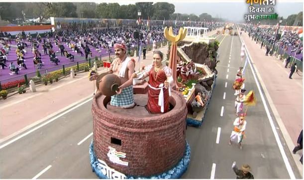 IndiaAheadNews's tweet photo. #RepublicDayParade | Goa tableau is based on the theme- 'symbols of Goan heritage'. The tableau showcases Fort Aguada, Martyrs' Memorial at Azad Maidan in Panaji and Dona Paula
(Images From ANI)
@DrPramodPSawant #GoaTableau #RepublicDayIndia #RepublicDay https://t.co/YrebBSrE0C