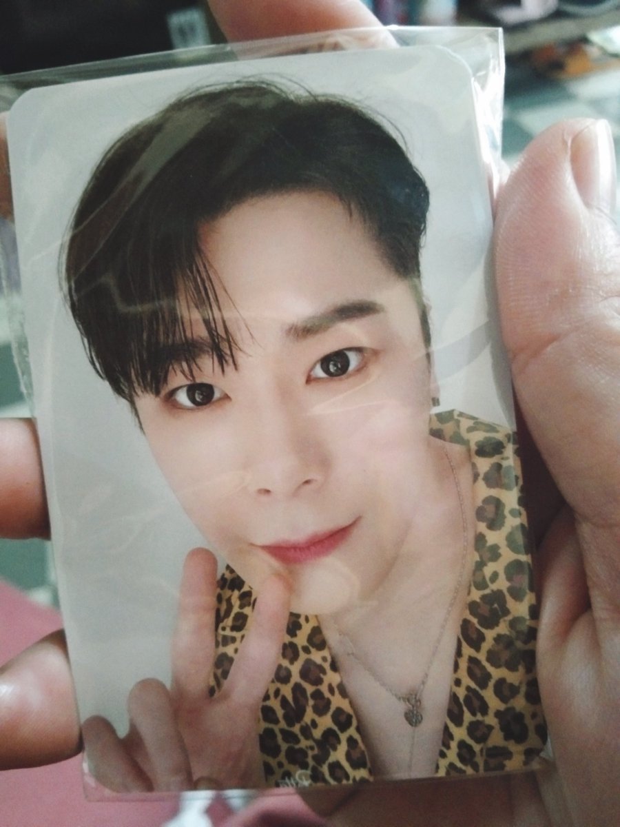 Puppu21's tweet photo. My umuwe na Pogi 😍🤗 btw, thank you so much @astro_merch_  safe Yung pag uwe ni bin, at Perfect Po no damage 🥰🥰 thank you din Po sa mga Cute freebies 😍😍❤️❤️ #HappyBirthDayMoonbin 🥳 #ASTRO https://t.co/vr3VBWXIx6