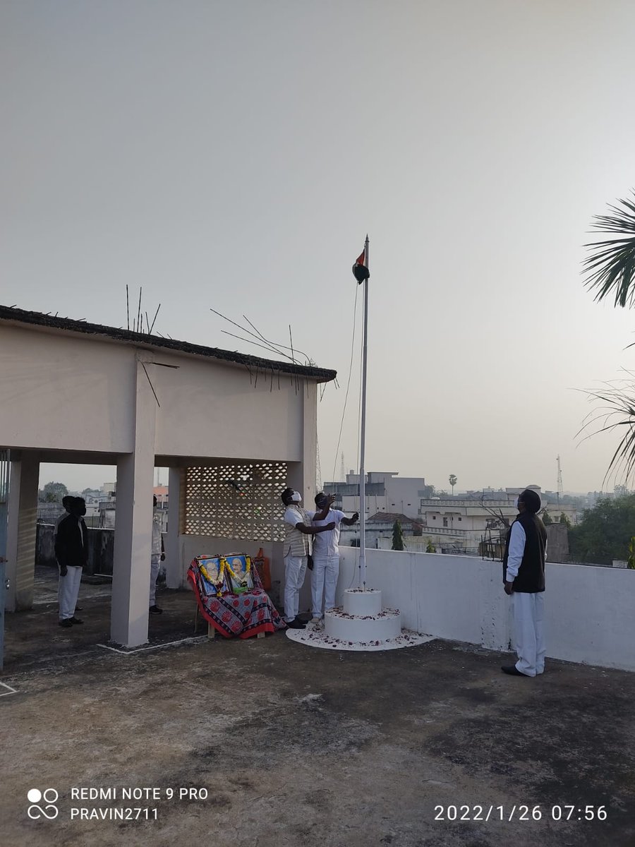 vgkalane's tweet photo. गणतंत्र दिनानिमित्त तळोधी येथील यादवराव पोशट्टीवार महाविद्यालयात  ध्वजारोहण कार्यक्रमाला  मुख्य अतिथी म्हणून उपस्थित राहलो याप्रसंगी प्राचार्य डॉ पी अरुणप्रकाश सर यांच्या हस्ते ध्वजारोहण पार पडले व उपस्थित प्राध्यापक ,कर्मचार���वृन्द यांना मार्गदर्शन केले.
#Abvp #ABVPTirangaRally https://t.co/lliFtMhlos