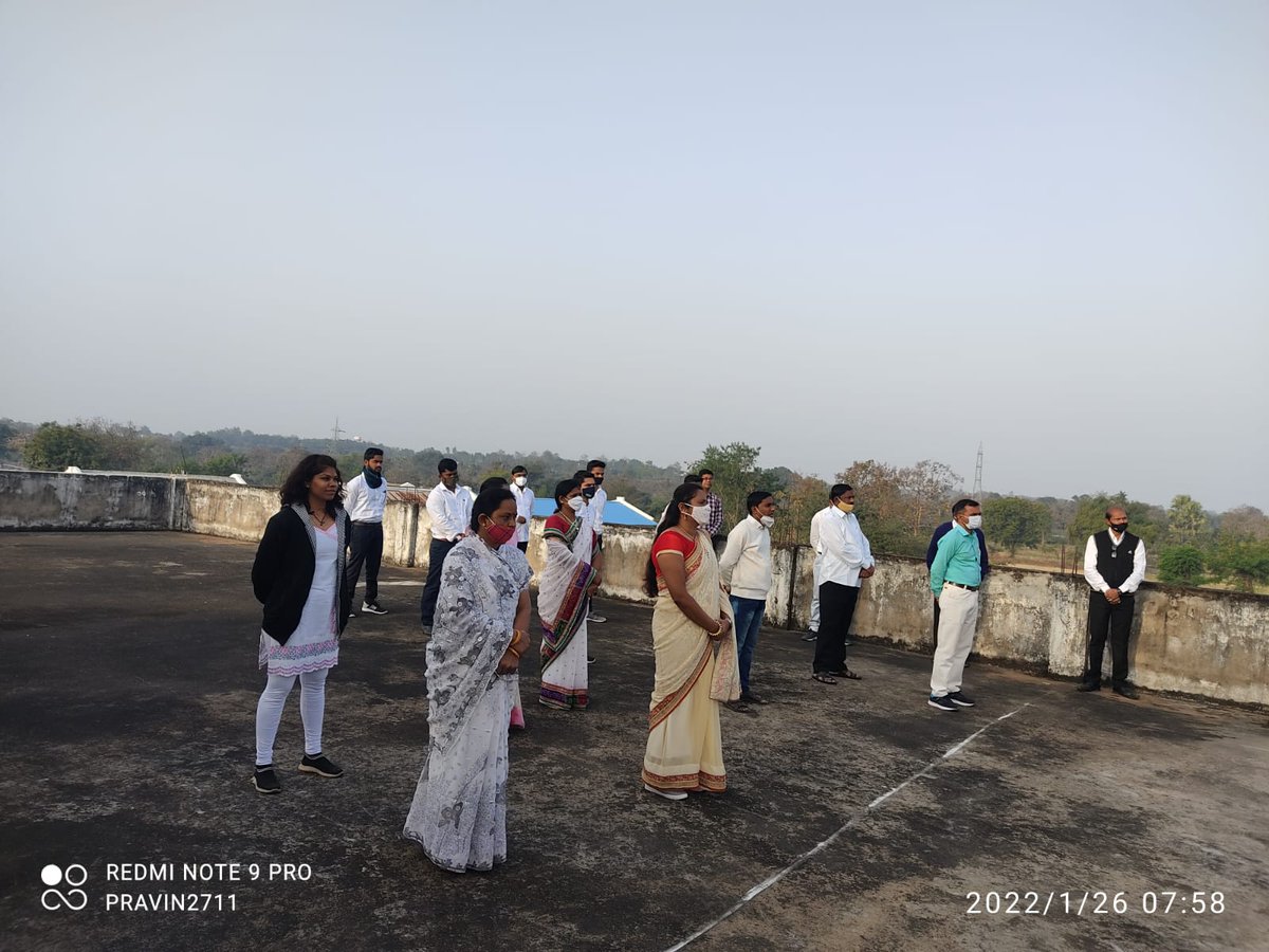 vgkalane's tweet photo. गणतंत्र दिनानिमित्त तळोधी येथील यादवराव पोशट्टीवार महाविद्यालयात  ध्वजारोहण कार्यक्रमाला  मुख्य अतिथी म्हणून उपस्थित राहलो याप्रसंगी प्राचार्य डॉ पी अरुणप्रकाश सर यांच्या हस्ते ध्वजारोहण पार पडले व उपस्थित प्राध्यापक ,कर्मचार���वृन्द यांना मार्गदर्शन केले.
#Abvp #ABVPTirangaRally https://t.co/lliFtMhlos