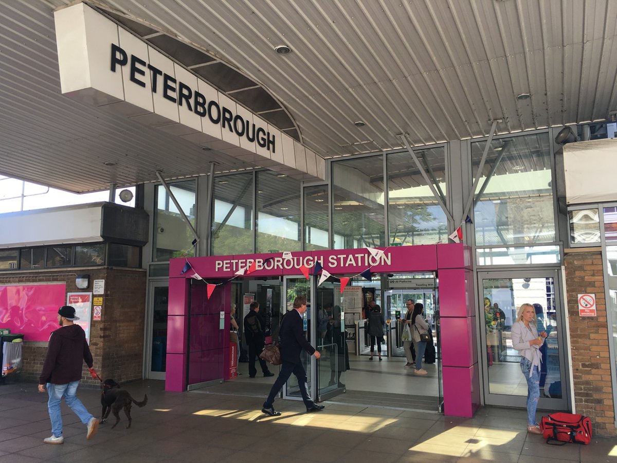 DavidFengTrains's tweet photo. A 2016 pic my end. They could've chosen ANY font EXCEPT Arial. @bruno_maag @jajawa #typographyFAIL https://t.co/HKIGVWc8jY