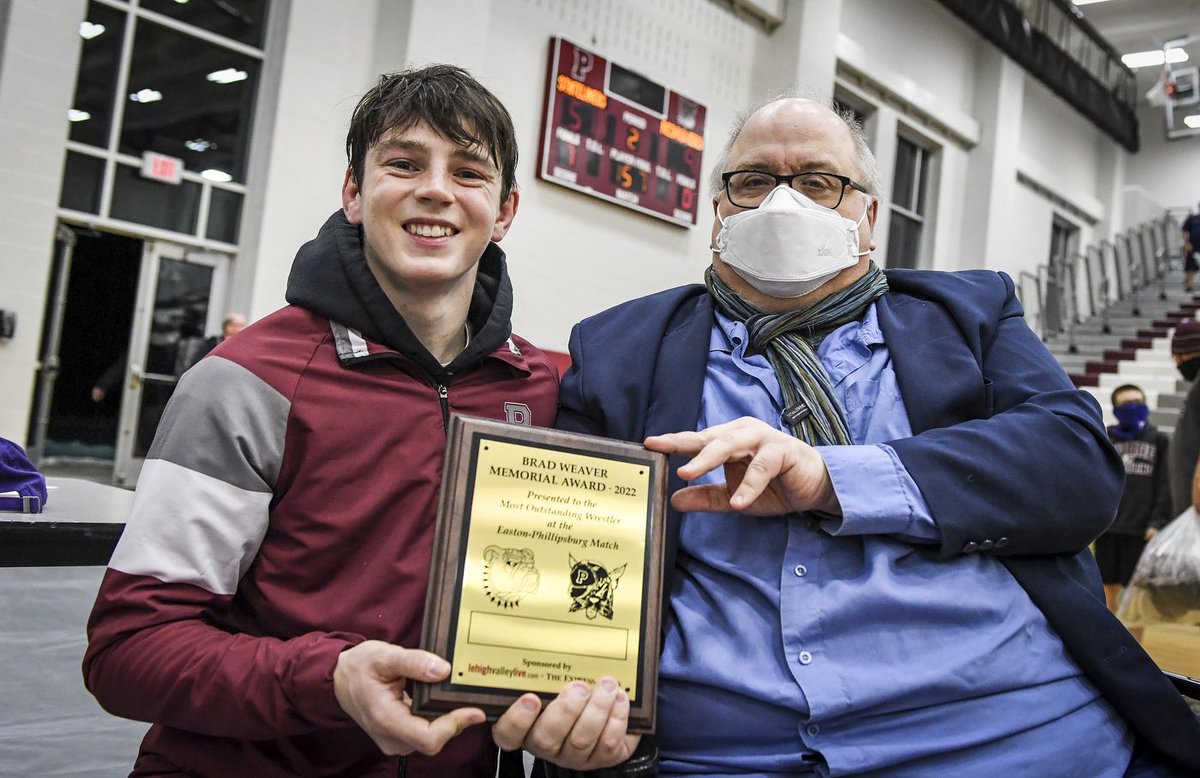 bradwsports's tweet photo. Here's me presenting the Brad Weaver Memorial Award for the Outstanding Wrestler of the @BoysEaston v. @PBurgHSWrestlin match to Phillipsburg senior James Day. https://t.co/rannGZkl5O