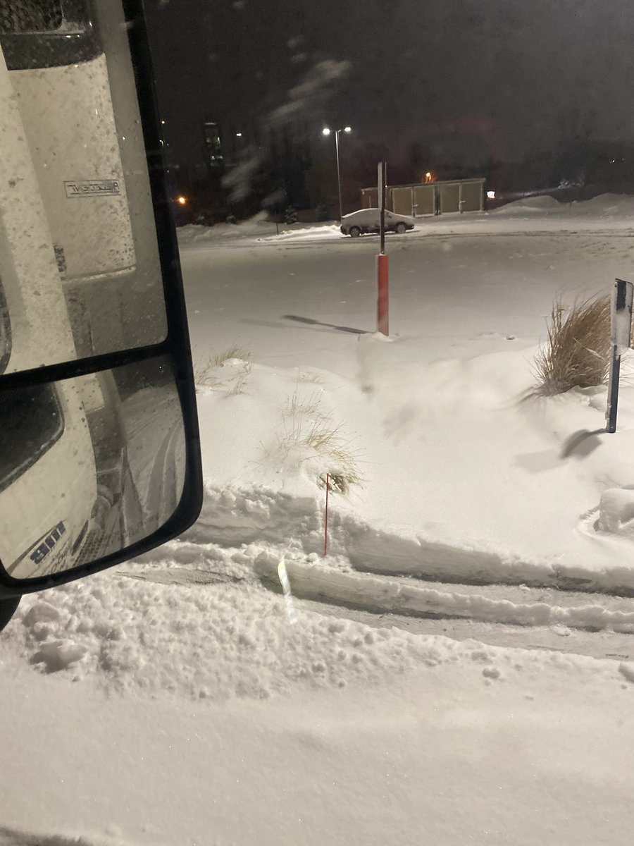 MikeMoody77's tweet photo. I need millions of dollars so I only have to work when itβs warm outside!!! #winteriscold #worksuckswhenitscold #imgoingtobeafrozentruckdrivertonight https://t.co/vcMEJI3OLu