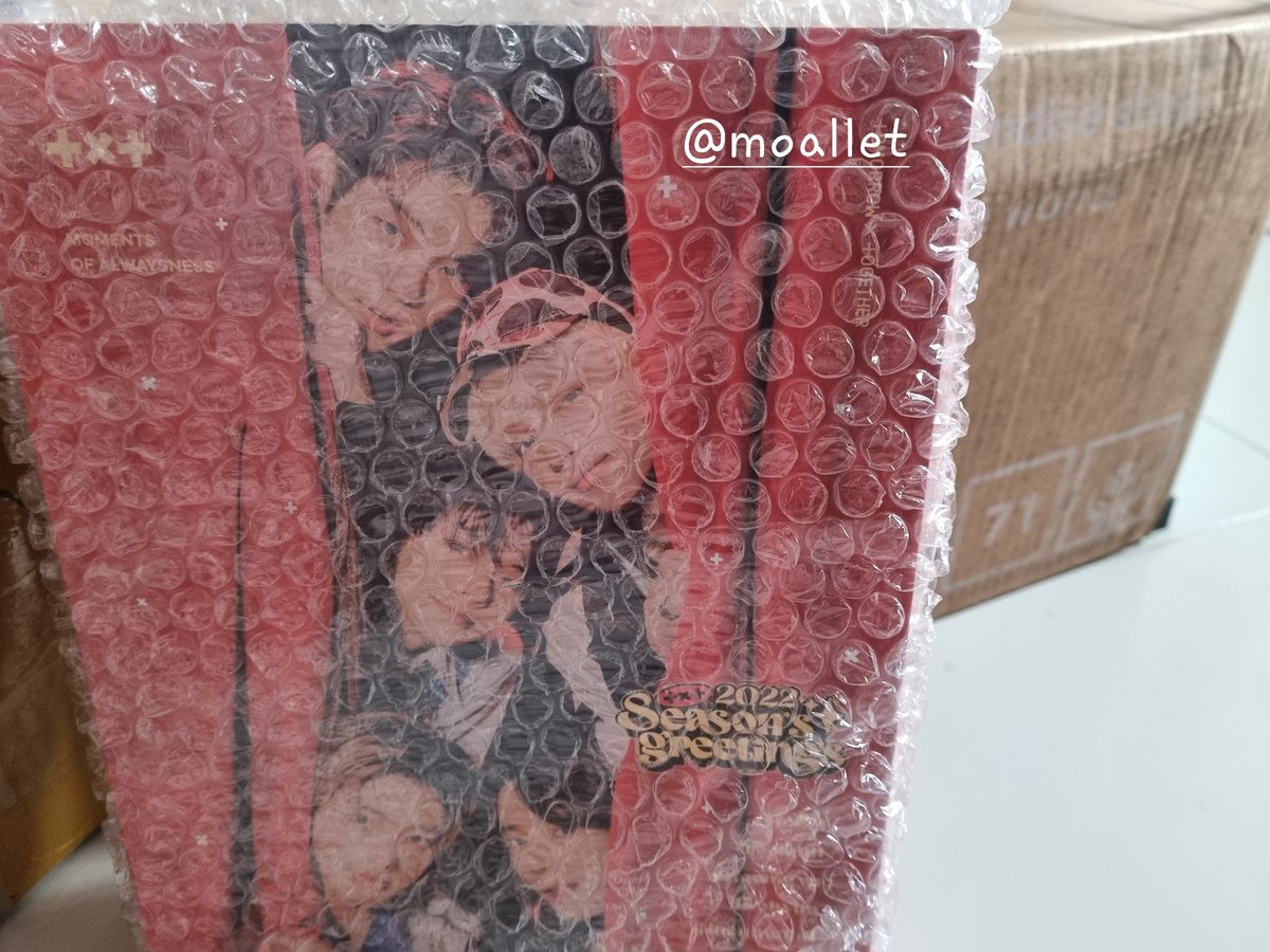 moallet's tweet photo. RE: txt sg22
— 1 box arrived in my address last week &amp; I just opened now
— last two boxes left to arrive hopefully by next week

I'm truly sorry for not coming prepared for this, I didn't expect it to be on hold. For transparency, I handled all taxes responsible for the delays! https://t.co/IdzE8uC551