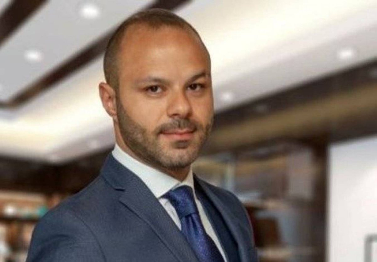 sawtlebnan's tweet photo. هل قال الحريري كلمته ومشى وماذا في تداعيات قراره؟ 
الجواب مع رئيس تحرير موقع لبنان الكبير محمد نمر في #مانشيت_المساء، الاربعاء بعد نشرة أخبار الخامسة والربع من #صوت_لبنان 
@mohamad_nimer @MishaSaife https://t.co/koVARbV9QA