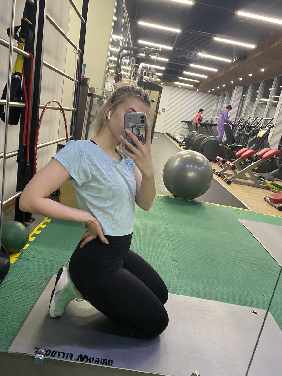 chernova51's tweet photo. Я и булочки https://t.co/2nbRC8hcHa