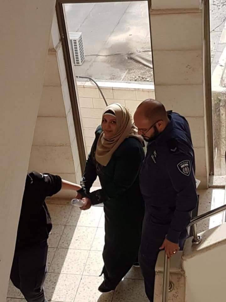İşgalci İsrail Mahkemesi, 10 yıl hapis cezasına çarptırdığı Kudüslü kadın tutsak Fedva Hammadde'nin duruşmasını 24 Şubat 2022'ye erteledi.