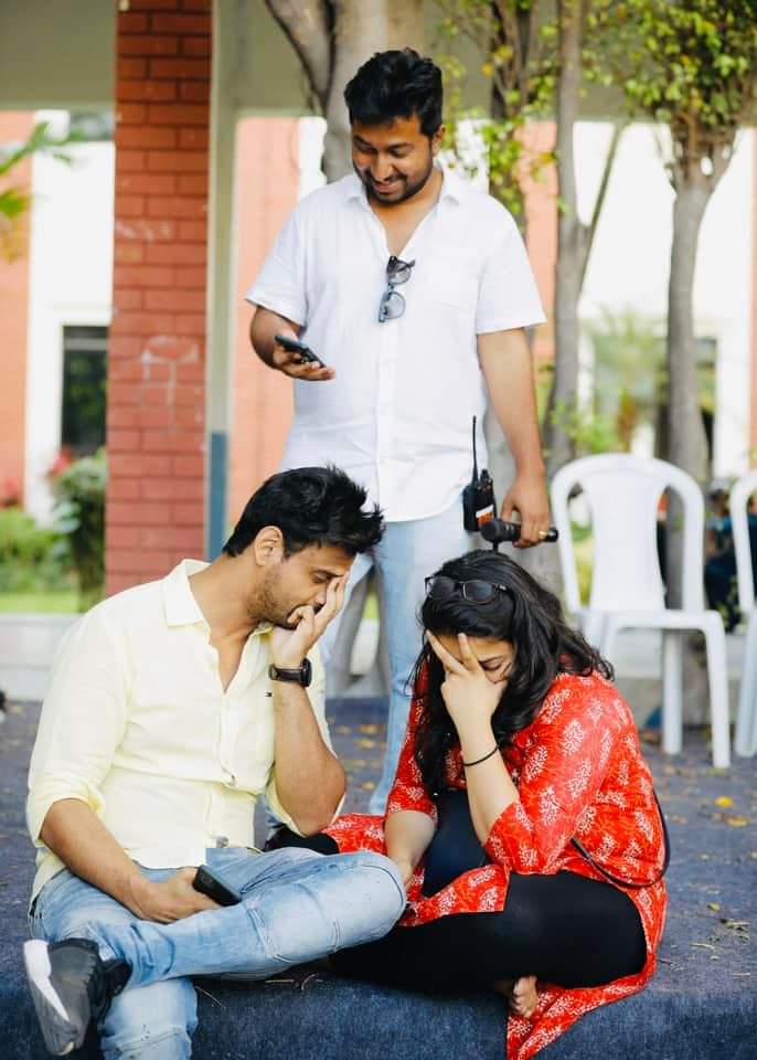 visakhsub's tweet photo. The D ,P &amp; EP of #Hridayam :):):) 

#VineethSreenivasan @sitarasb 🤗🤗

#directorlife #producerslife in single frame 🤓🤪 https://t.co/ijiz9QAYqZ