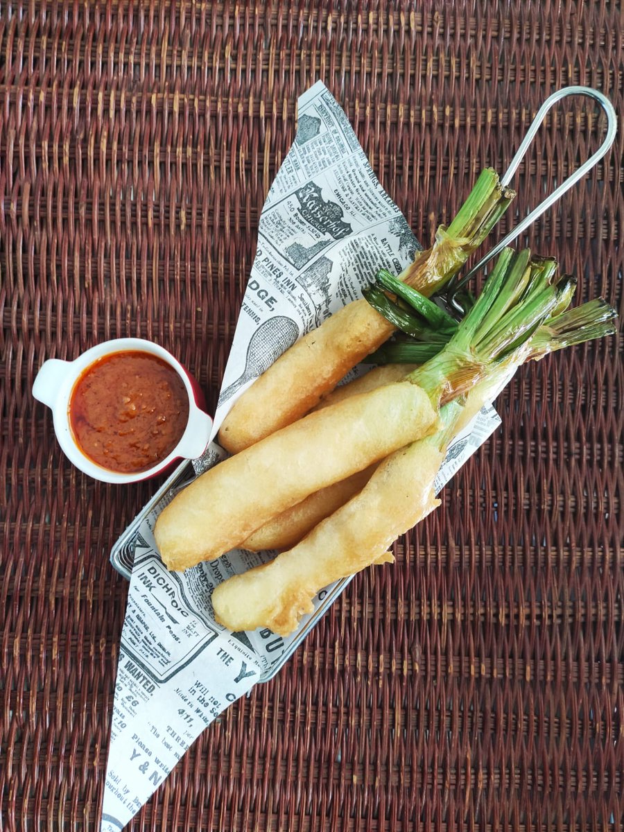 laquintajusta's tweet photo. Comencem temporada de calçots😋😋 
T'agraden sols o amb salsa romesco? Et llegim⬇️.

@laquintajusta https://t.co/I1ZESZknVE