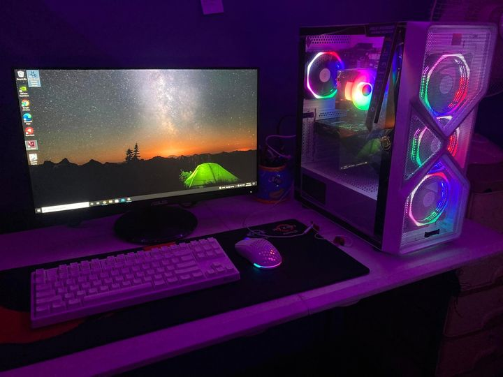 EuphoriaIAA's tweet photo. I finally got to buy my OWN PC because of @AxieInfinity ! I CAN FINALLY STREAM AXIE NOW! (wer axies/axie acc tho?)😭

Thank you so much to AXIE. This game really changed and helped my life and put me where I am right now. @Jihoz_Axie @Psycheout86 @brycent @Elijah_MT8 @vesakaxie https://t.co/BXnYeppE5R