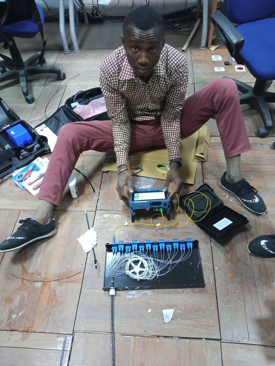 rachadsanoussi's tweet photo. When telecoms engineers are called upon in the field to repair and reinforce the infrastructure, it's a success. Access to high-speed, fast and reliable internet is via fibre optics. Much more is needed for internet access.

#DigitalInclusion #FiberOptic #FFTH #FFTO #team229 https://t.co/O6ilP0xH4t