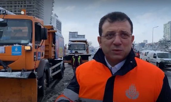 #İBBCalısmıyor
Engelleniyoruz, gunesin cikip karlarin erimesine musaade etmiyorlar,16milyon istanbul'lu tuzlukla cikip kapisinin onunu tuzlayip kuresin🤔🤣