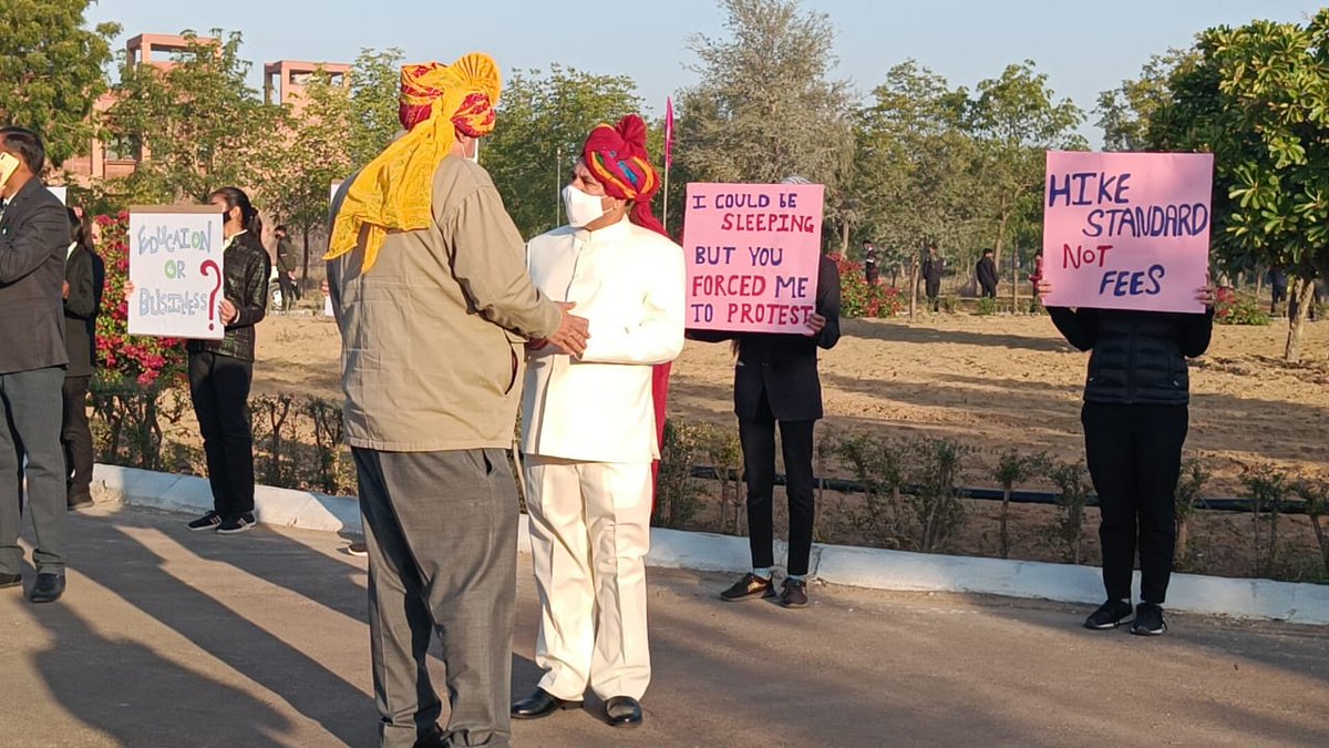 AycSahu's tweet photo. Vice chancellor of skrau Bikaner just brushed aside the students protesting against the cruelty in the form of huge fee hikes.@ashokgehlot51 
@KatariaLalchand @biharibishnoi  @zeerajasthan_ @Etvrajasthan1 @aajtak @ravishndtv @ndtvindia @ABPNews @KalrajMishra @KartikSain4 https://t.co/QFXdO6fjn8