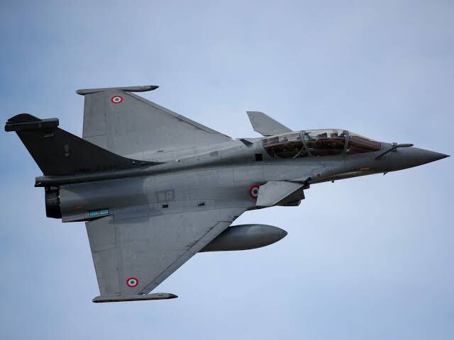 kaursimran_ind's tweet photo. Proudest feeling ever to see Rafale 🇮🇳 

#RepublicDayIndia https://t.co/rjbDd5XxXf