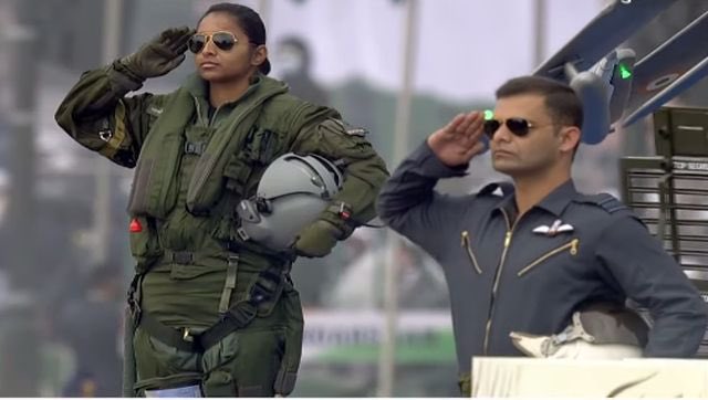 kaursimran_ind's tweet photo. Proudest feeling ever to see Rafale 🇮🇳 

#RepublicDayIndia https://t.co/rjbDd5XxXf
