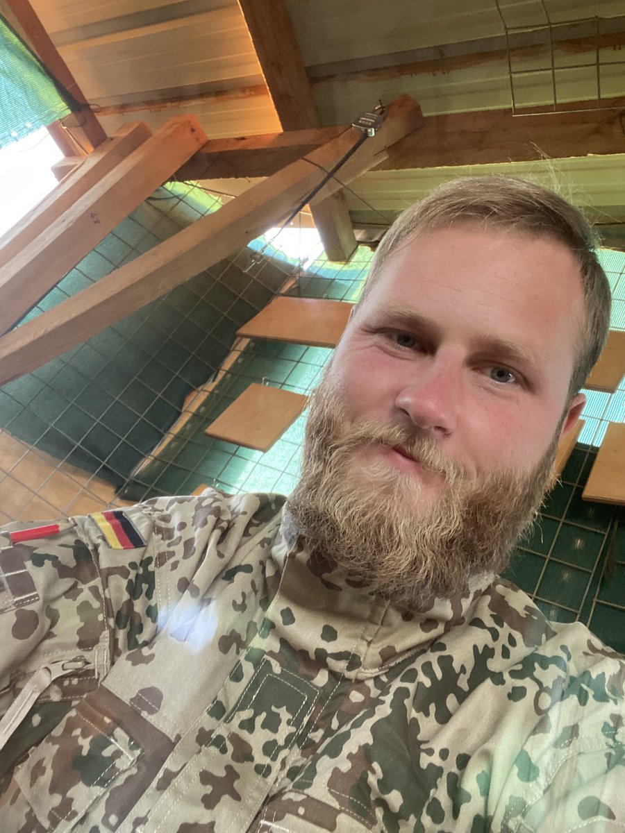 Heute mal ohne Haare gestylt 🙈