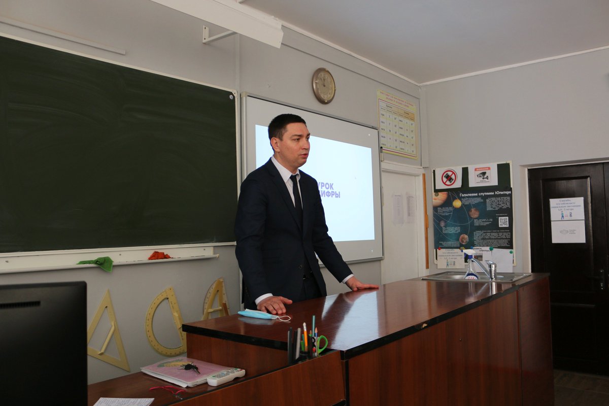 DiskkOfficial's tweet photo. Краснодарские школьники на «Уроке цифры» научились исследовать кибератаки https://t.co/KxdgRwEt5X #Урокцифры #Краснодар #Цифроваяэкономика #ЛабораторияКасперского #СтаниславЗавальный https://t.co/VO9UNuQLCD
