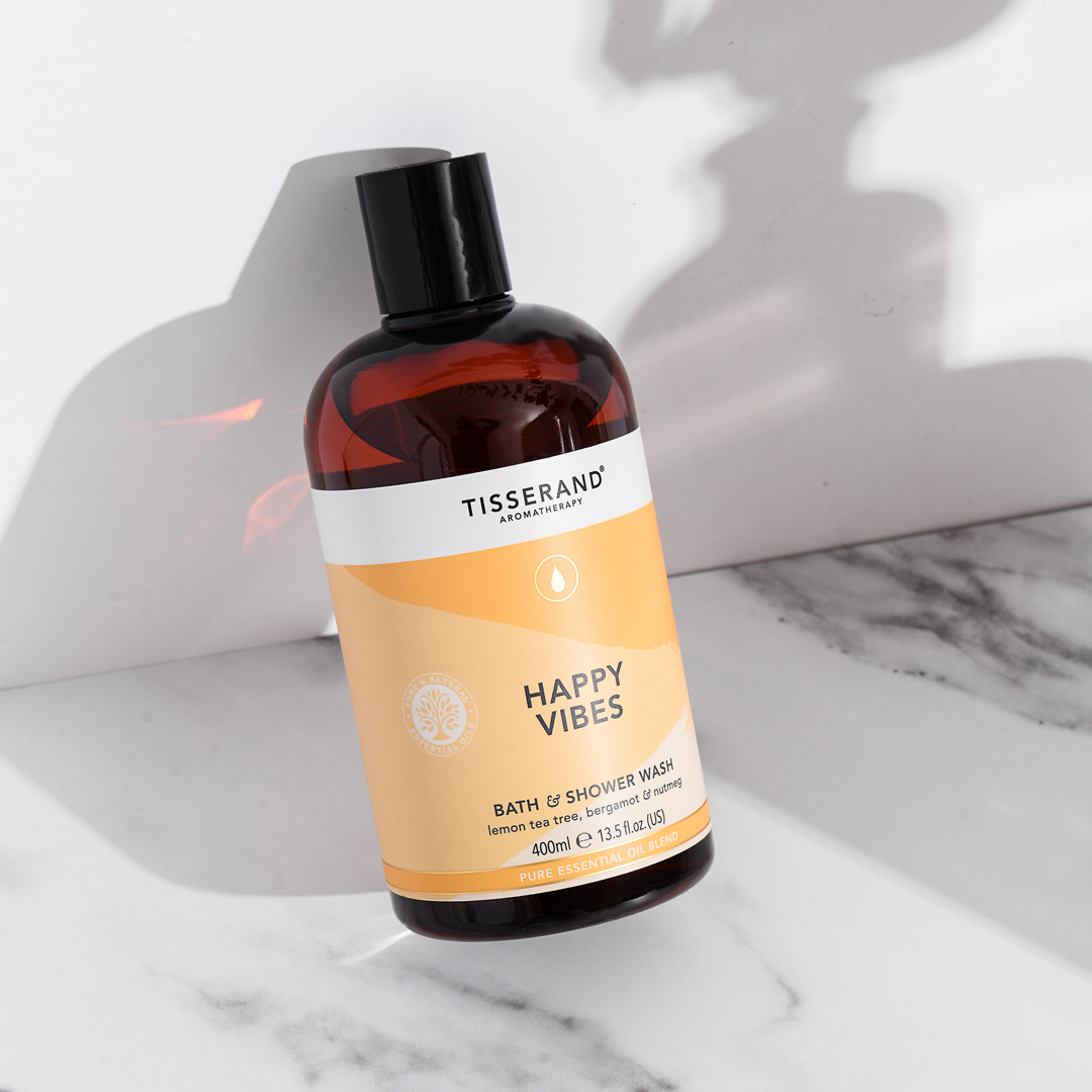 Tisseranduk's tweet photo. 🙂 🌿Brightening up our Wednesday with the wonderfully uplifting blend of Lemon Tea Tree, Bergamot and Nutmeg 100% natural pure essential oils. 🌿🙂

#wednesdaymood #happyvibes #positivevibes #wellbeingwednesday #positivewellness #wednesdayvibes ⠀⠀⠀⠀⠀⠀⠀ https://t.co/XWgeimo3Vs
