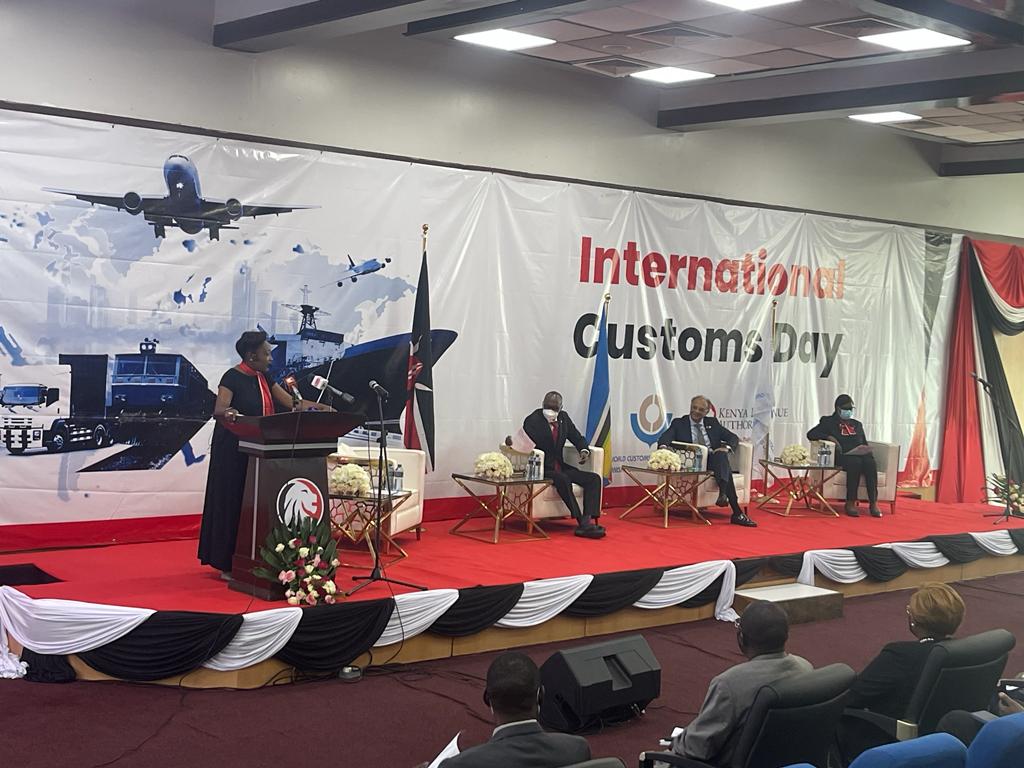 wcoesarocb's tweet photo. Commissioner, KRA, C&BC Lilian Nyawanda: International Customs Day- Day dedicated to honouring the Customs Community globally for their services in protecting the society, trade facilitation and collection of Revenue.
#InternationalCustomsDay
#ICD2022 https://t.co/MTRqzrlvM1
