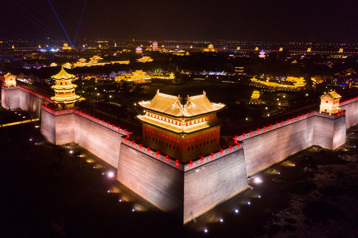 Folklor34837693's tweet photo. To welcome the arrival of the Chinese New Year, the ancient town of Taiyuan, Shanxi held a lantern activity. #chinesenewyear #china #lantern #culture #feistival https://t.co/jmVoxy7beH