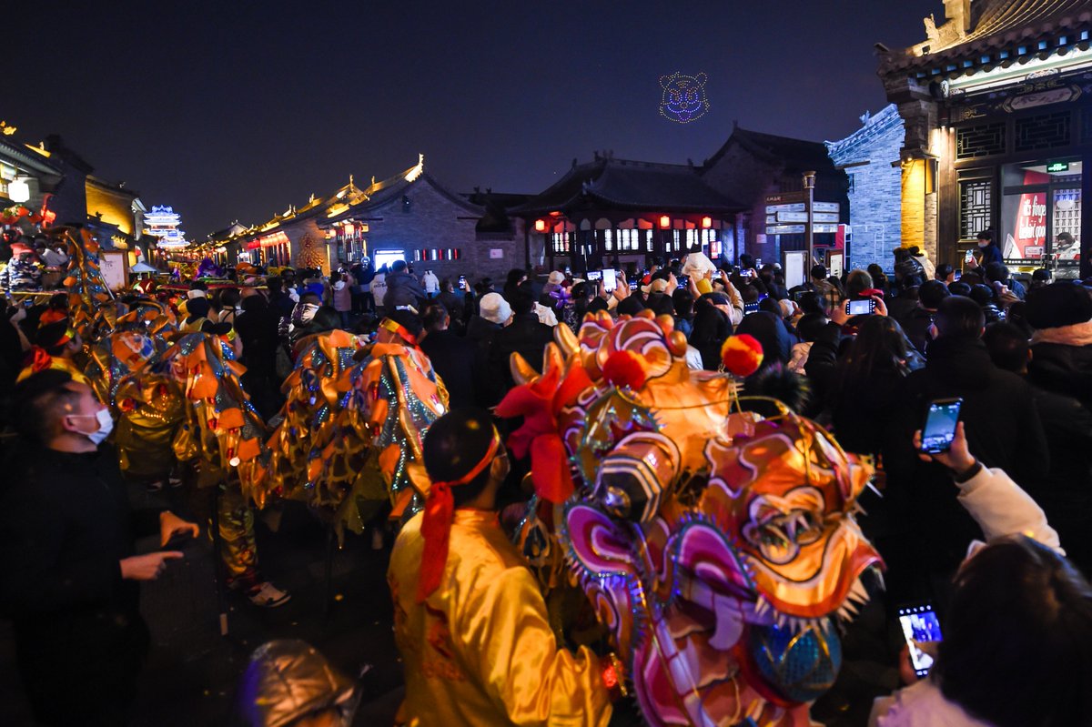 Folklor34837693's tweet photo. To welcome the arrival of the Chinese New Year, the ancient town of Taiyuan, Shanxi held a lantern activity. #chinesenewyear #china #lantern #culture #feistival https://t.co/jmVoxy7beH