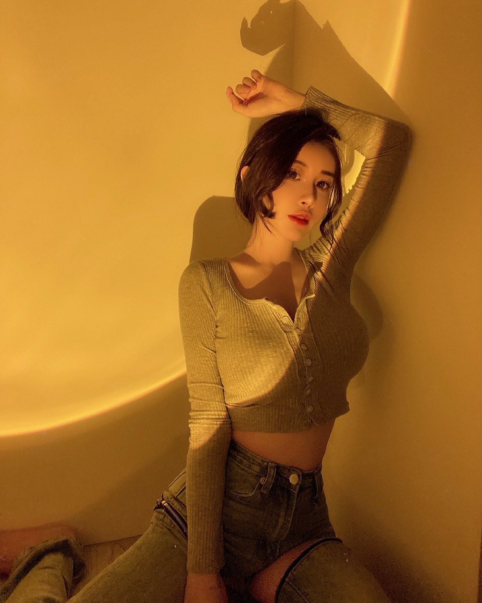 taiwangirlsdao's tweet photo. Guess which nightclub in Taipei this girl will go to today ? 😘

Instagram 🔍 1000taiwangirlsdao

#1000taiwangirlsdao #Taiwan #NFT #DAO https://t.co/RJyGLdAULD