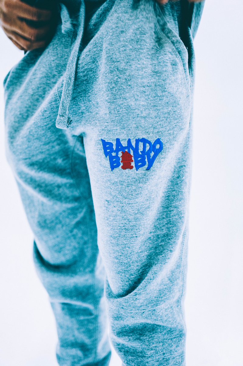 BandoBaby635's tweet photo. Appreciate everyone who believed in Me and Everyone who didn’t 💙 on🐶💤 Thank y’all for even noticing what Gang doing ova here Frfr Bando Baby CLOTHING OUT NOW🌎Trenches to the moon EP Ready for y’all SINGLE COMING FRIDAY TUNE IN GMC SO🛩🛩#TRENCHESTOTHEMOON #BANDOBABY https://t.co/fjdIvAfPZz