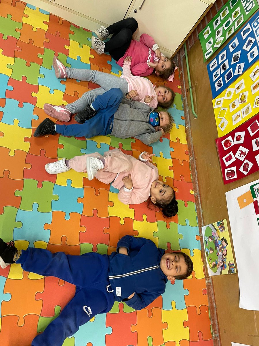 Eixida2's tweet photo. Aquest mes iniciem l'activitat amb els més petits del barri!
Nova activitat dins del projecte #EduquemJunts , @montbaig
#Creartivity , un espai educatiu per infants de P3, on mitjançant l'Art i l'Anglès,els Tokis es desenvoluparan a nivell físic, afectiu, social i intel·lectual. https://t.co/GK5u3NCaFy