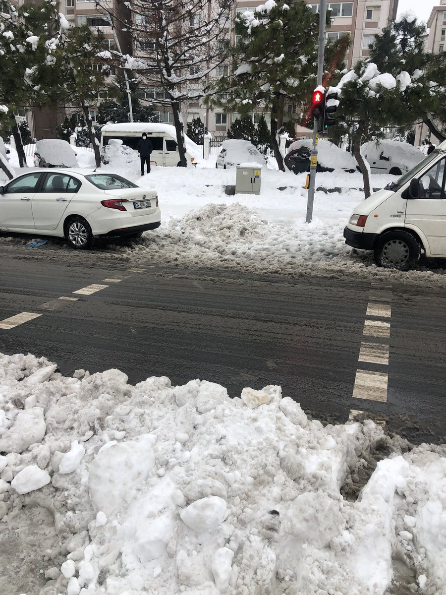 <a href="/mmuratcalik/">Mehmet Murat Çalık</a> Bzimkent civarı yaya geçitleri bile kapalı