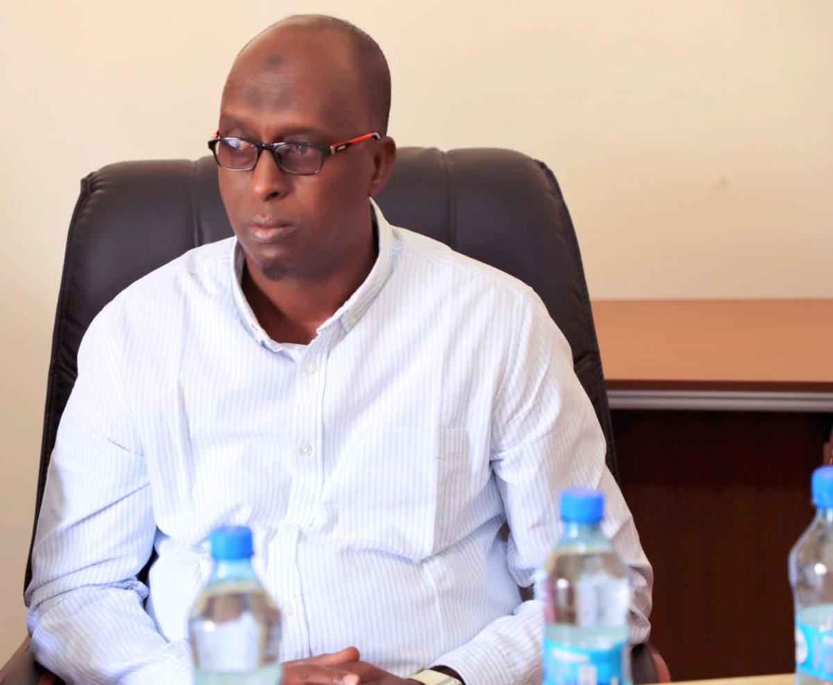 BRED_BRA's tweet photo. Acting Director General, had held an essential meeting with Deputy Chairpersons of District Social Affairs; (Wadajir, Kahda, Dharkenley &amp;Waberi)and western REO staff, to discuss on how to develop mutual responsibilities towards development &amp; quality assurance of education sector. https://t.co/X69ZzkmQhy