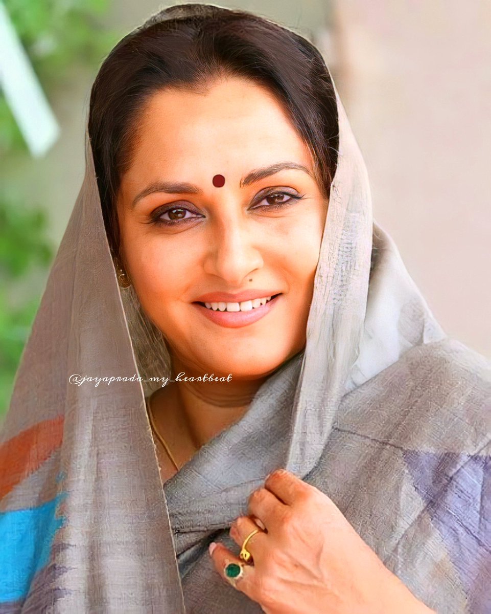 jayapradaholic's tweet photo. A Thousand Salute to this Great Nation of Ours. May this day infuse each and every heart with great spirits and love for our country
#happy #RepublicDayIndia
.
Regards,
@realjayaprada 🕊 fans❤
#jayaprada #jayapradagaru #tollywood #Bollywood #mollywood #Sandalwood #actress #Actor https://t.co/NL6BI5tfjW
