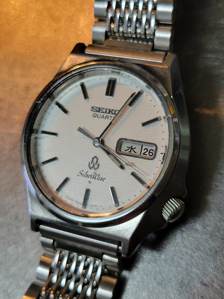 kamaitati_0520's tweet photo. 寄って見ると傷が凄い!
#SEIKOSilverwave
#1978年製 https://t.co/OAepDXWFiJ