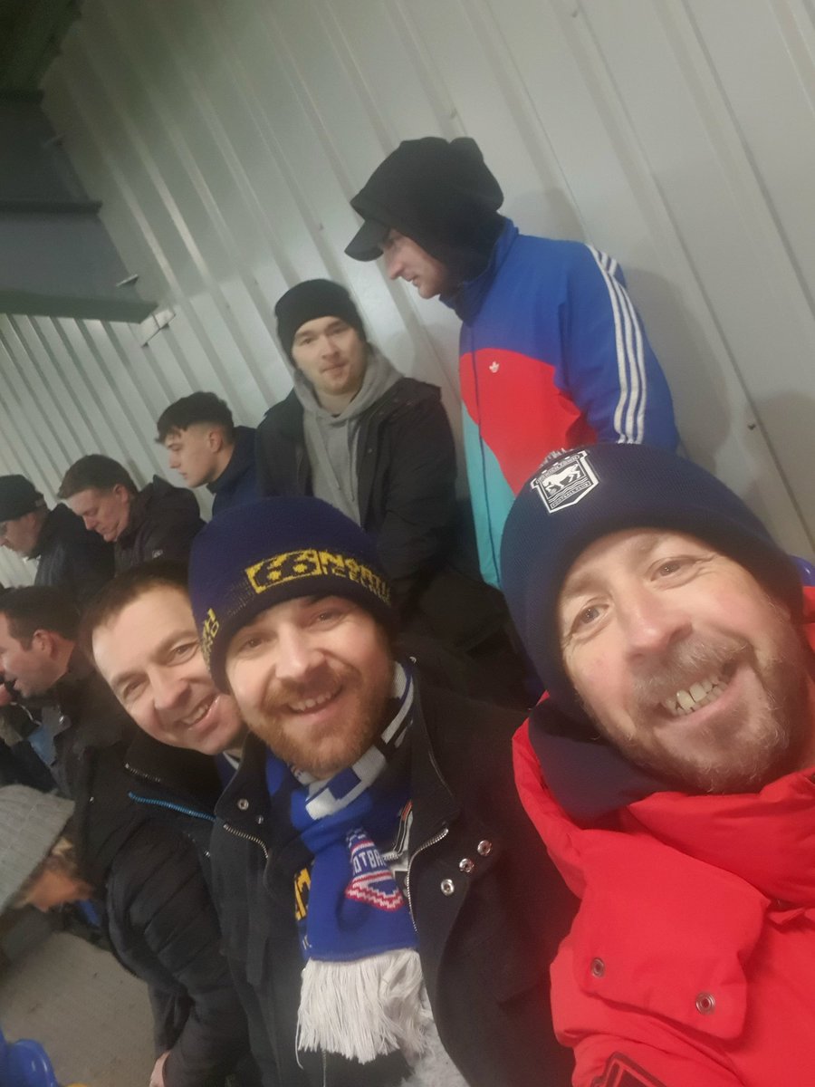 will_i_am67's tweet photo. In Mckenna we trust, first I knew of starting line up was in que to enter Plough Lane. Lots of rubbish comments regarding Jackson through out night. He wore shirt with pride. Attempted to give Kane who was always 20yrds deeper than Burns an option going forwards #StrongBench https://t.co/QMNABhgB6j