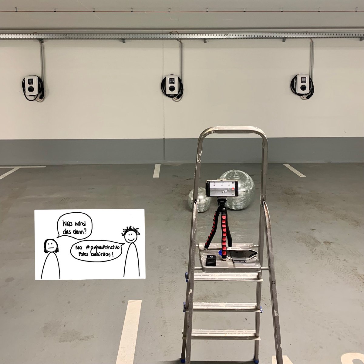 Ganz normales Tiefgaragen-Discokugel-Teamfotoshooting-Setup 😎😂
#teamagile #thesetup #agilebitchclub