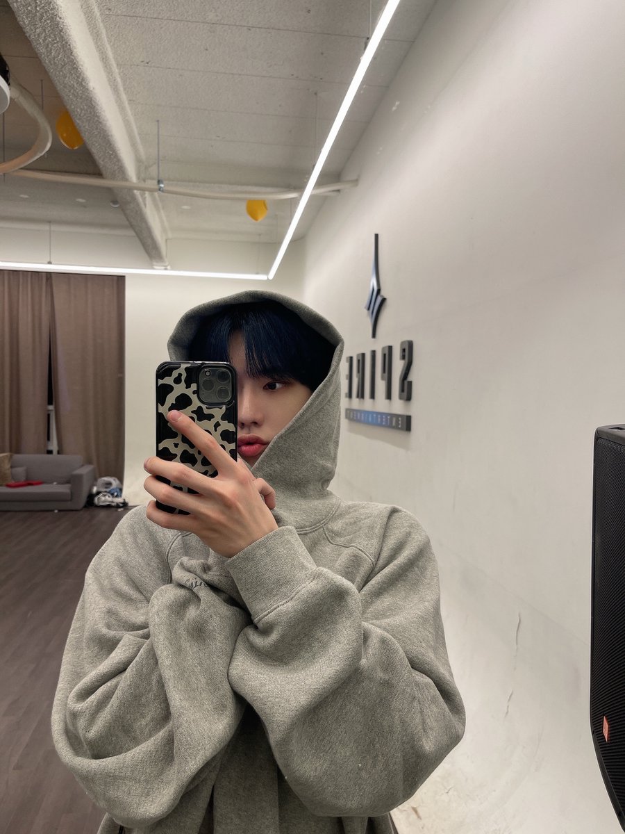 OmegaX_members's tweet photo. [#OX]

🤍오늘 하루 다들 수고 많았어 !

#OMEGA_X #오메가엑스 #정훈 https://t.co/RBPSwjpQlA