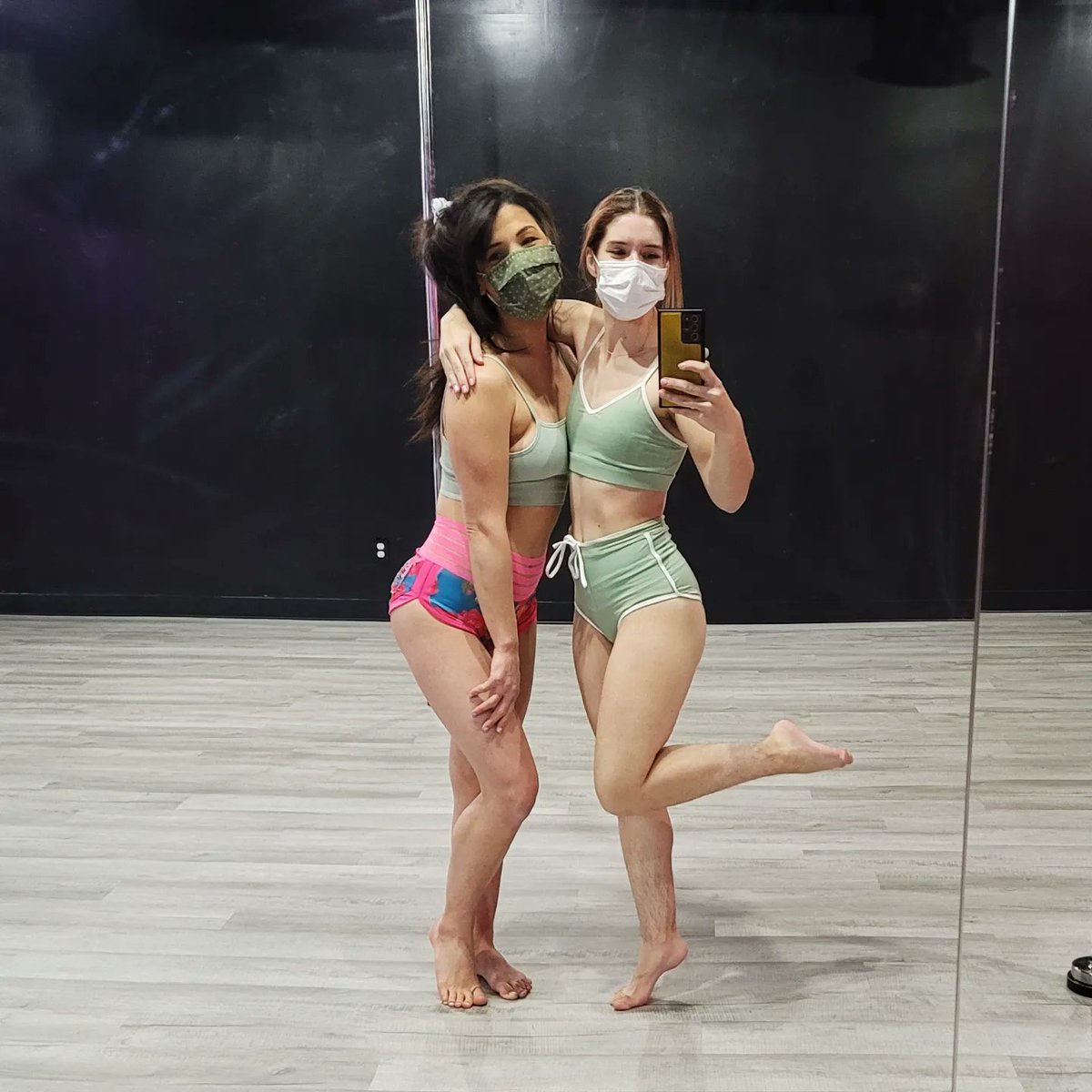 Pole4Dummies's tweet photo. Duo pole is scary! You gotta make sure you don't hurt the other participant, and avoid getting kicked in the face (which definitely happened during this photo shoot, oops 🥰).

@slyvpole #duopole #poledance #poledancing #polemoves #denverpole #denverpoledancers https://t.co/DBzHSpiSlQ