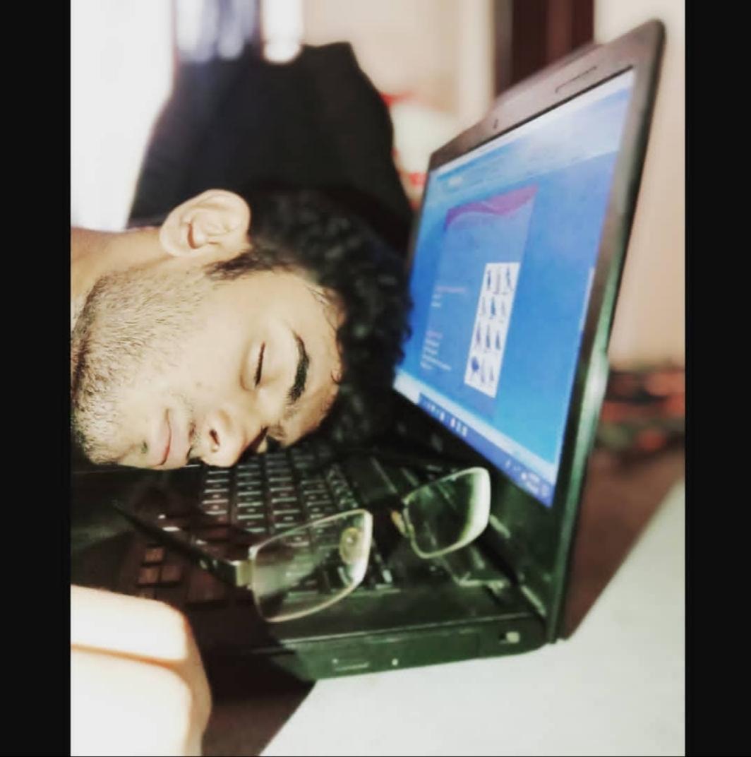 inntrovertt's tweet photo. They; food gives you energy
Le me after eating ; https://t.co/e2XtwaTeFV
