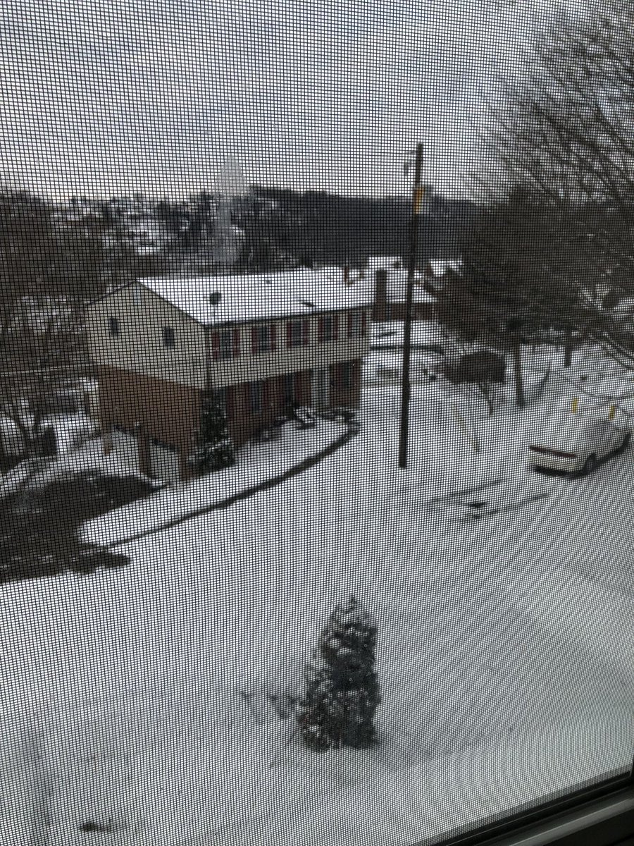 missmariamac's tweet photo. @Pgh311 I submitted service request 601520. Please have someone plow our road on the dead end on Yale drive x Queenston. https://t.co/bY57dYRNoL