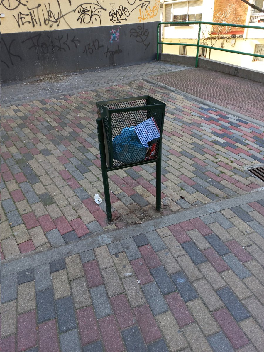 Ayer tocó pelu, y aunque hoy ya tengo la permanente un poco estropeada, os presento mi #outfitoftheday