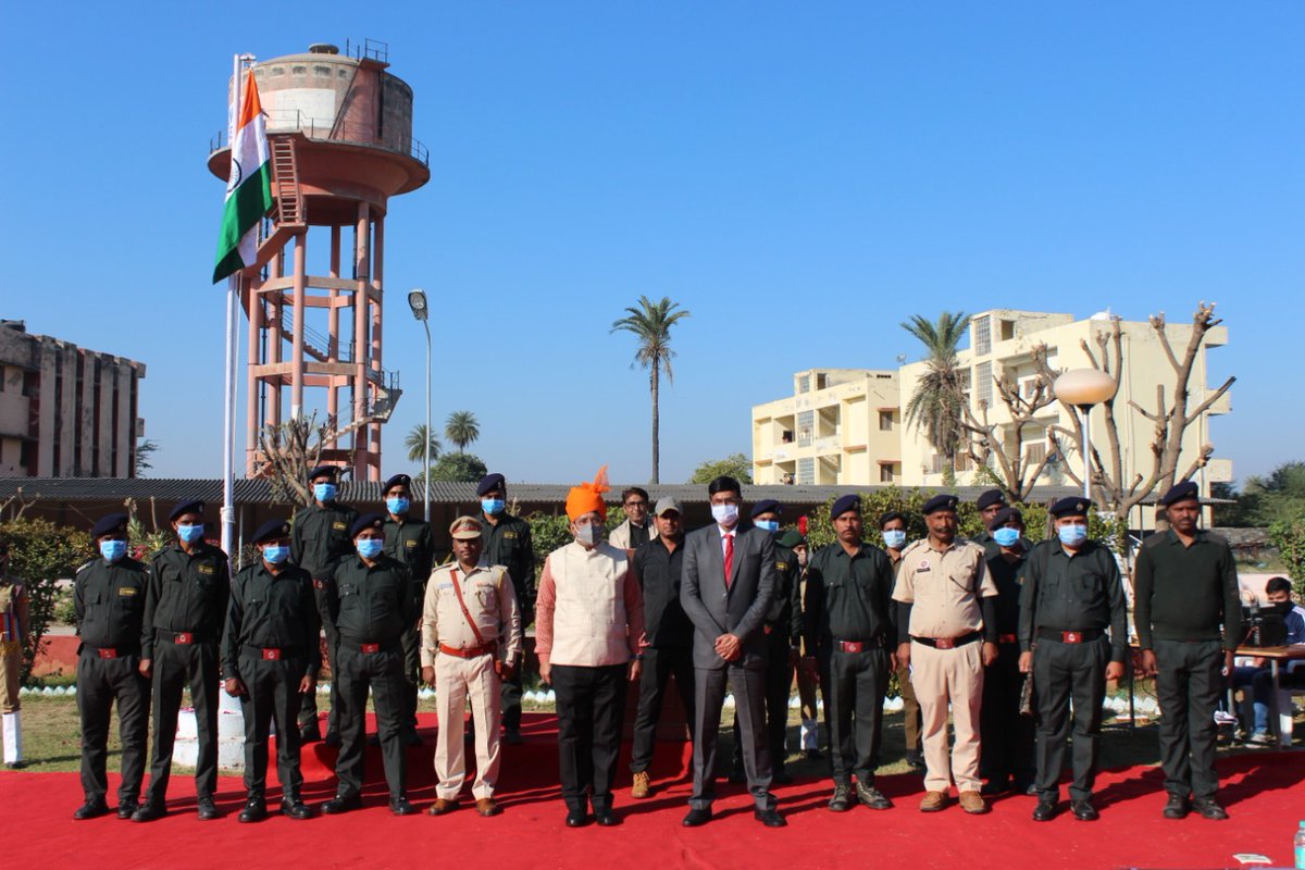 Sangam_Univ's tweet photo. Honouring the brave hearts of our country on 73rd Republic Day celebration. 🇮🇳

#HappyRepublicDay #SangamUniversity #RepublicDay2022 #RepublicDayCelebration #ProudNation https://t.co/ElAdPawtfI