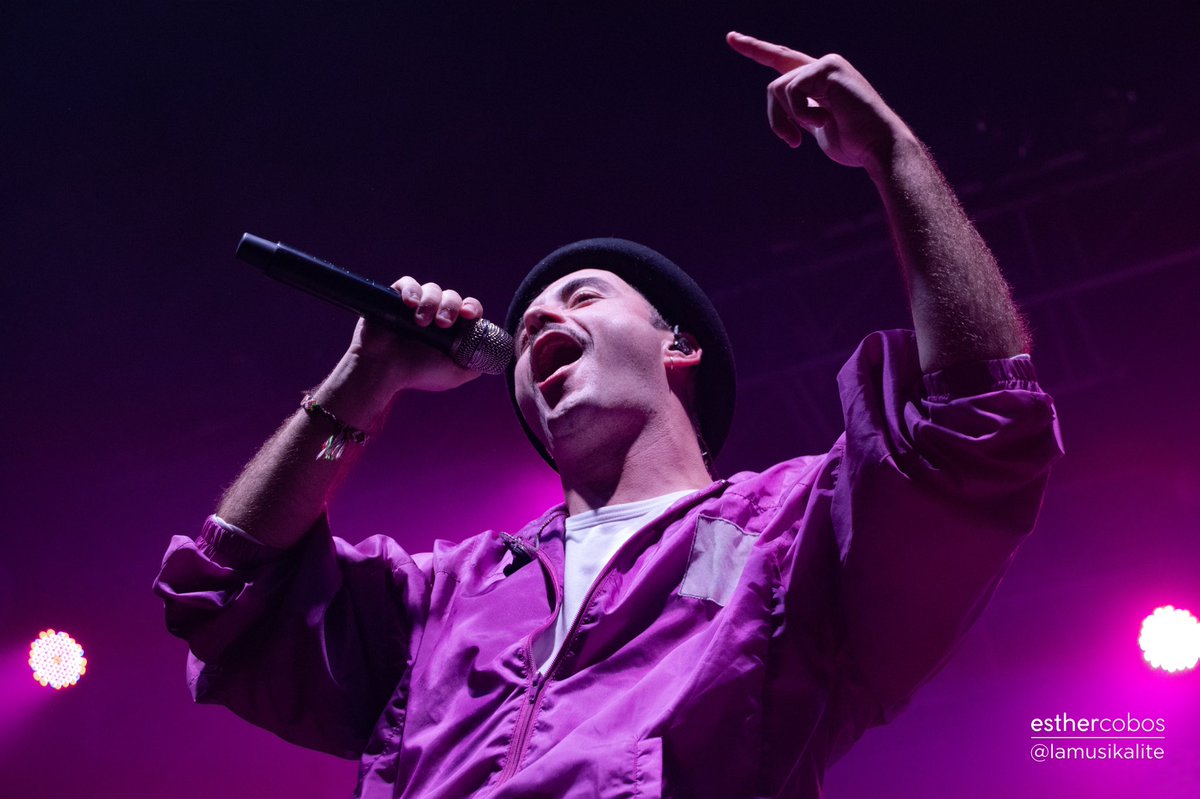 esthercobosm's tweet photo. Hoy es el día! Que Raffaella de @varrybrava suene bien fuerte en el #BenidormFest ❤️ #VarryVision
(Fotos de Danceteria en Razzmatazz para @LaMusikalite) https://t.co/Kg9bVdqW8I