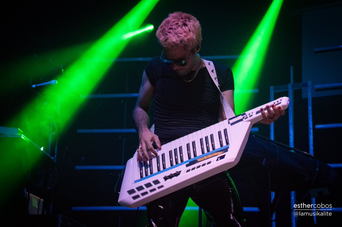 esthercobosm's tweet photo. Hoy es el día! Que Raffaella de @varrybrava suene bien fuerte en el #BenidormFest ❤️ #VarryVision
(Fotos de Danceteria en Razzmatazz para @LaMusikalite) https://t.co/Kg9bVdqW8I